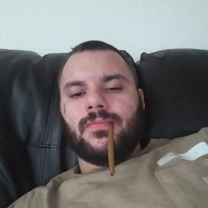 Meet your Posher, Dennis